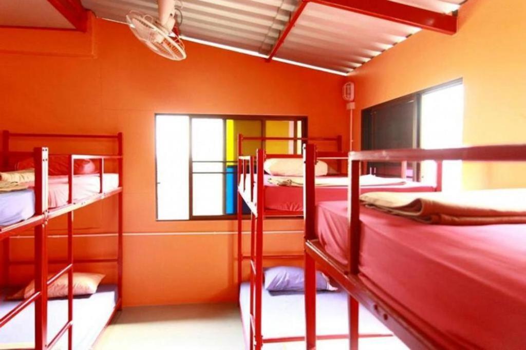 Oyo 586 I Hostel Phuket Exterior foto