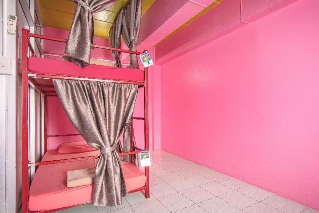 Oyo 586 I Hostel Phuket Exterior foto
